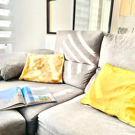 Dario De Regoyos アパート